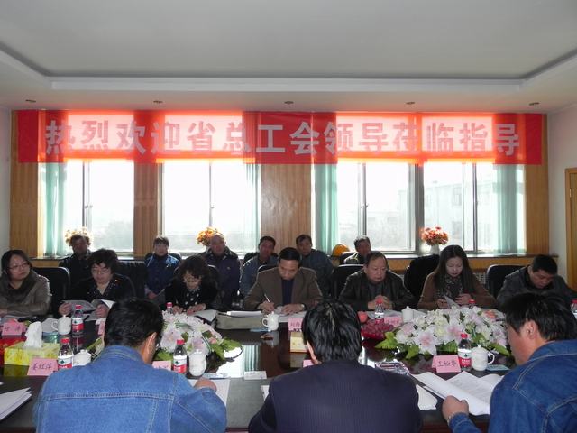 深入車間班組、“零距離”接觸職工、體驗(yàn)職工生活、傾聽職工心聲